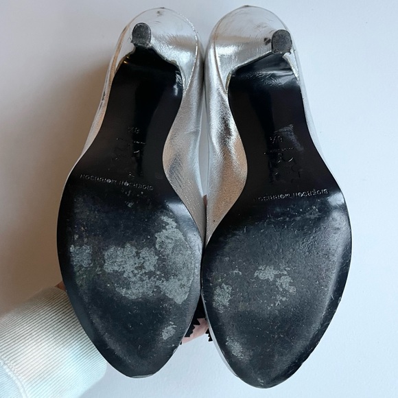 SIGERSON MORRISON | METALLIC SILVER PEEP TOE HEELED SANDAL - Picture 8 of 8